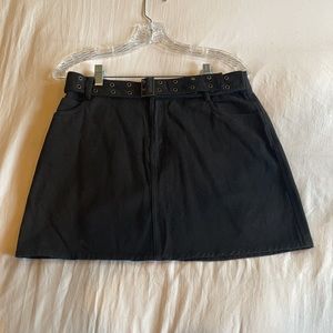 Forever 21 black denim skirt with belt (L)